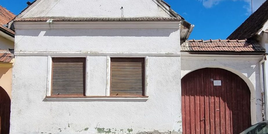 Casă singură pe curte pe str. I. Gh. Duca
